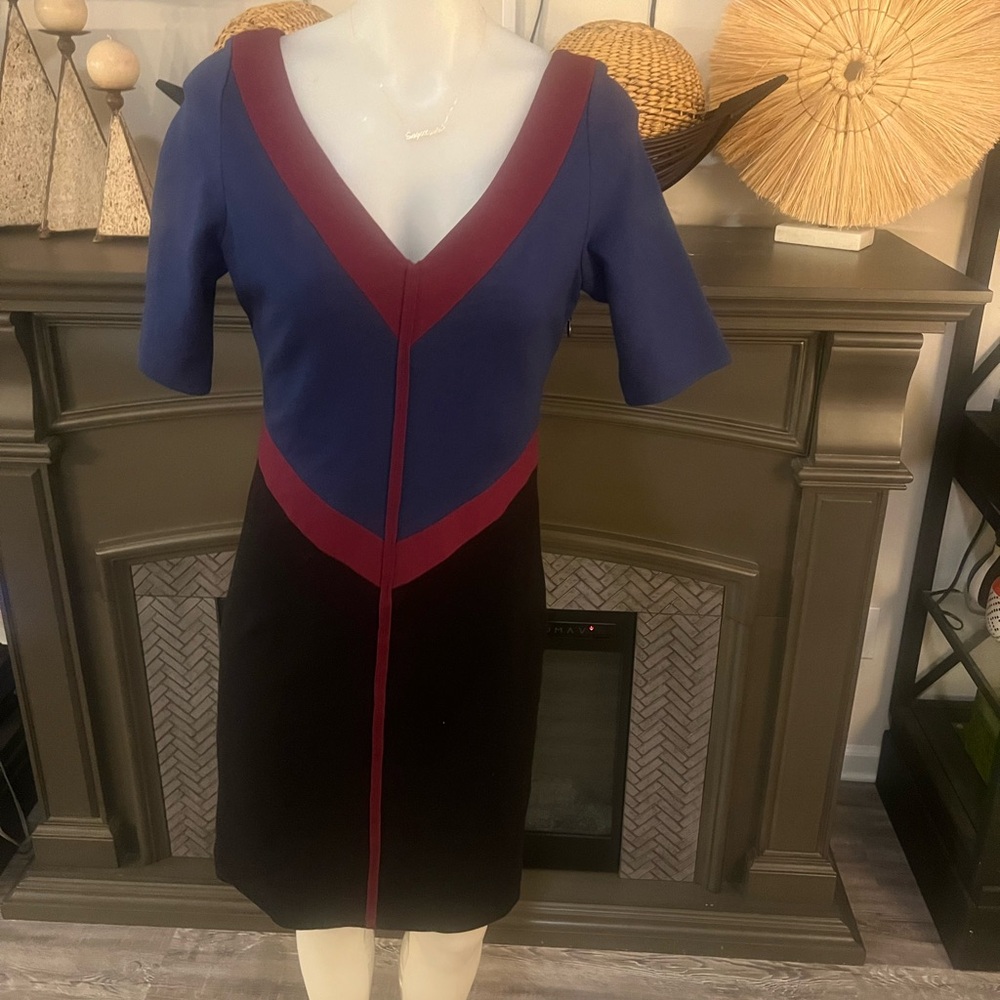 BCBG Max Azria Boie Dress Blue Depths Color Block V-Neck Deep Half Sleeve Sz Med